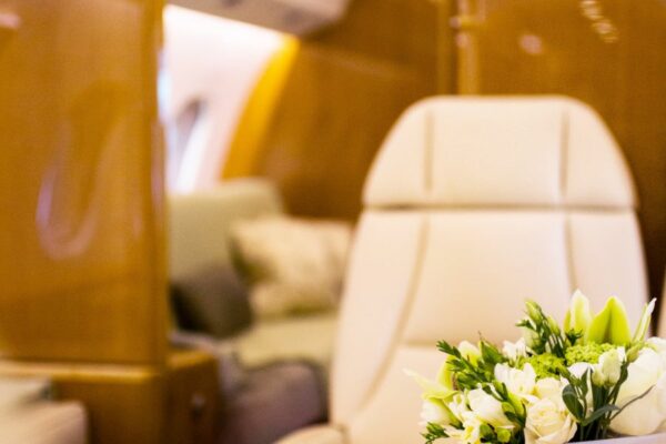 Air-Dining-in-private-jet-travel
